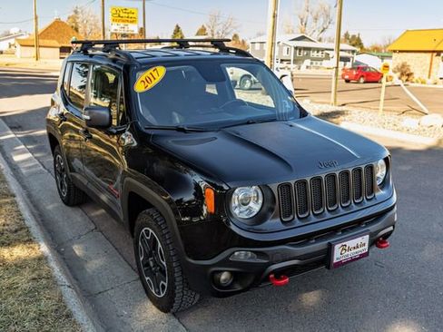 Used 2017 Jeep Renegade Trailhawk image 3