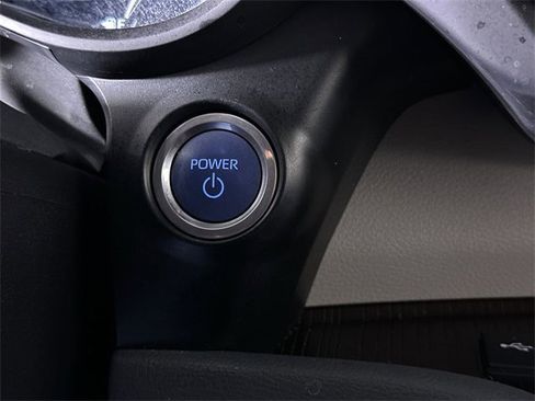 Used 2024 Toyota Sienna XLE image 17