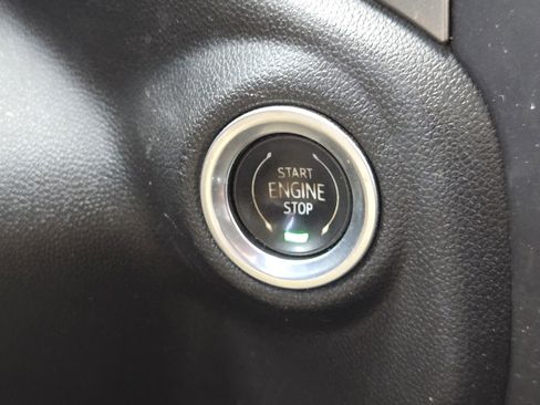 Used 2020 Chevrolet Silverado 1500 LT w/ Convenience Package image 22