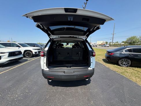 Used 2018 Chevrolet Traverse LT image 5