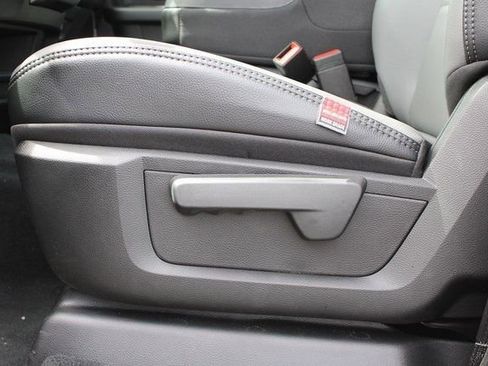 New 2024 RAM 5500 Tradesman w/ Chrome Appearance Group image 19