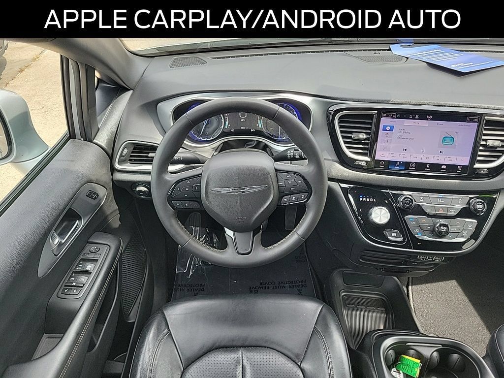 Used 2022 Chrysler Pacifica Touring-L w/ S Appearance Package FWD image 10