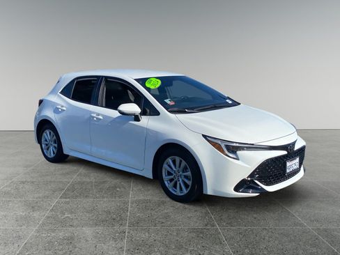 Used 2024 Toyota Corolla SE w/ SE Package FWD image 7