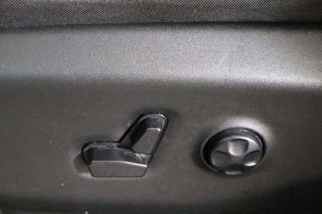 Used 2025 Chrysler Pacifica Select FWD image 22