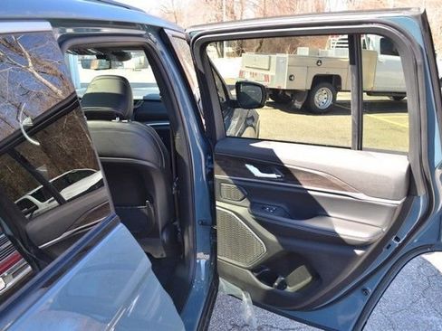 New 2026 Jeep Grand Cherokee Limited AWD/4WD image 35