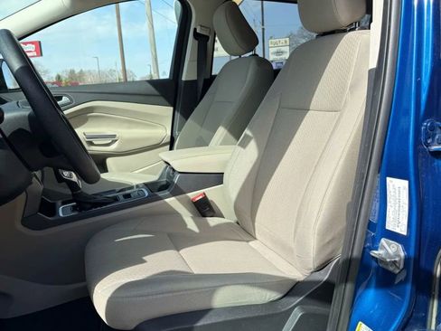 Used 2019 Ford Escape SE image 10