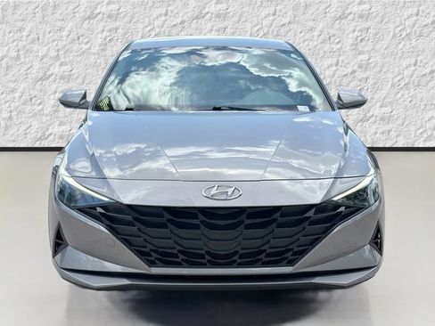 Used 2021 Hyundai Elantra SE FWD image 8