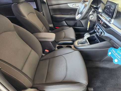 Used 2023 Kia Forte LX image 15