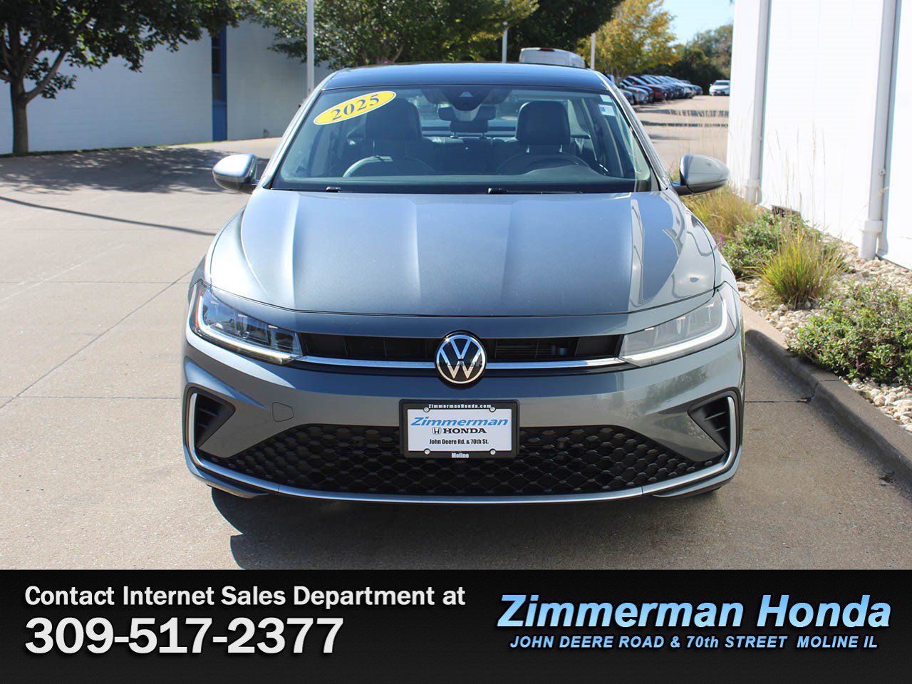 Used 2025 Volkswagen Jetta SE FWD image 4