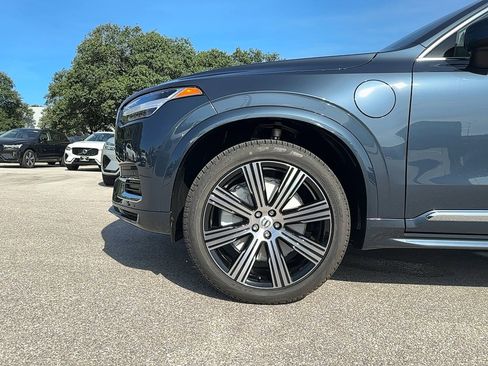 New 2025 Volvo XC90 T8 Core w/ Climate Package image 9