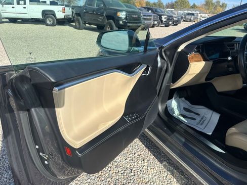 Used 2017 Tesla Model S 75D image 29