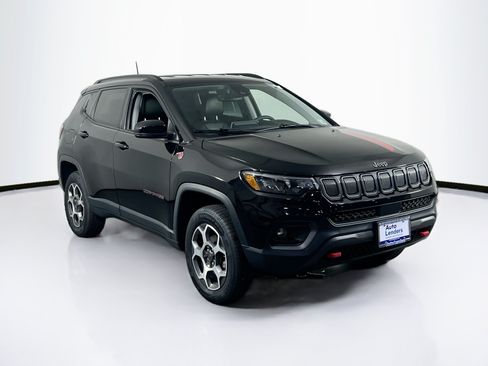 Used 2022 Jeep Compass Trailhawk AWD/4WD image 3