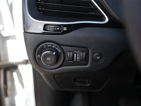 Used 2023 Jeep Cherokee Altitude Lux w/ Lux Elite Package image 18