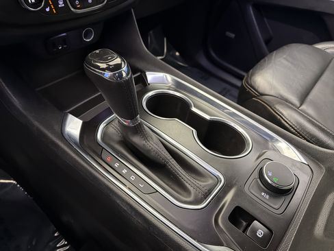 Used 2018 Chevrolet Traverse LT image 23