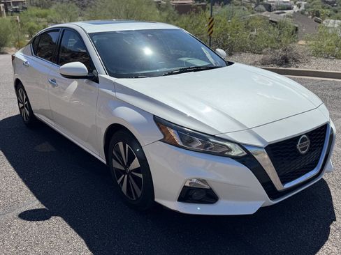 Used 2019 Nissan Altima 2.5 SV image 3