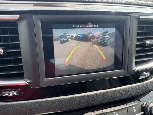 Used 2020 Chrysler Pacifica Touring-L FWD image 23