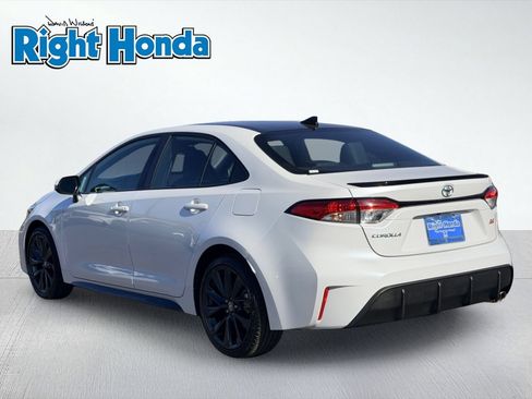 Used 2025 Toyota Corolla SE FWD image 4