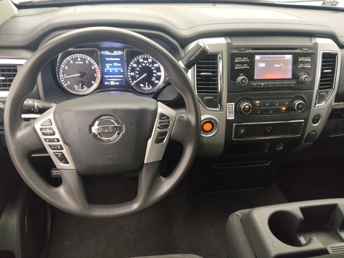 Used 2017 Nissan Titan SV RWD image 22