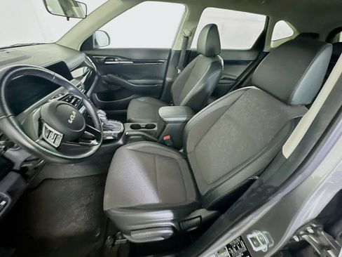 Used 2025 Kia Seltos S FWD image 13