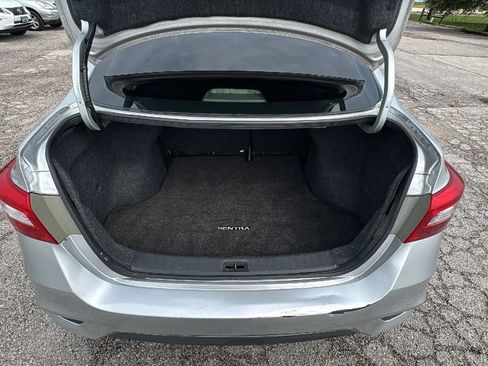 Used 2018 Nissan Sentra S FWD image 10
