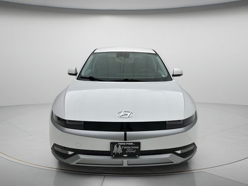 Used 2024 Hyundai Ioniq 5 SEL AWD/4WD image 2