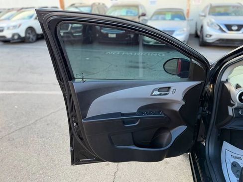 Used 2017 Chevrolet Sonic LT image 23