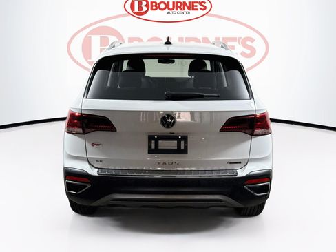 Used 2023 Volkswagen Taos SE AWD/4WD image 9