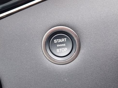 Used 2025 Land Rover Range Rover Evoque S image 23