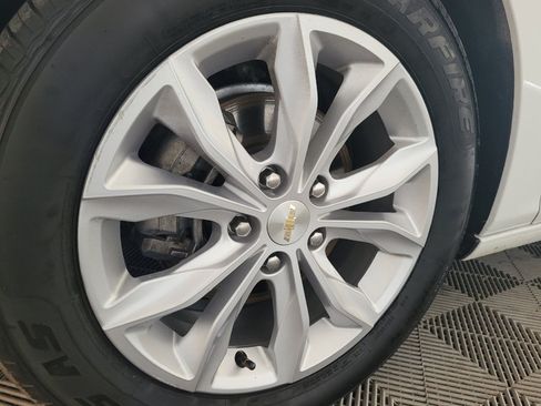 Used 2023 Chevrolet Malibu LT FWD image 31