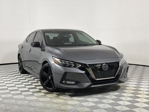 Used 2022 Nissan Sentra SR w/ Electronics Package FWD image 2