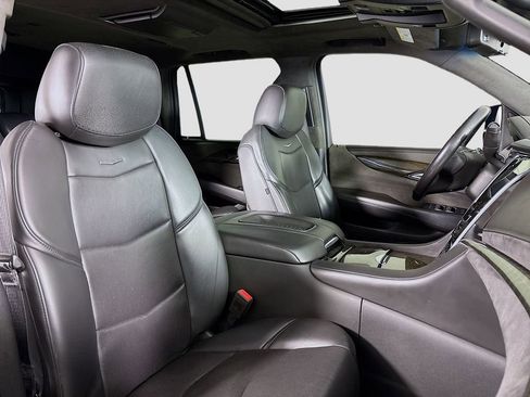 Used 2020 Cadillac Escalade Platinum w/ Escalade Sport Edition AWD/4WD image 34