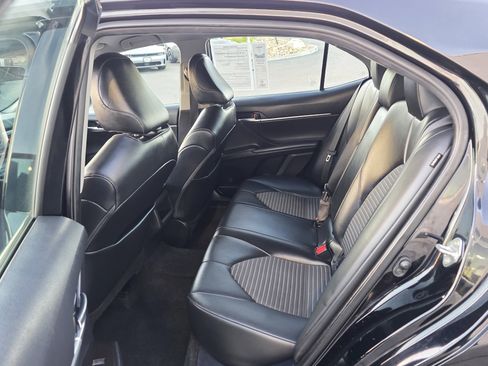 Used 2022 Toyota Camry SE image 17