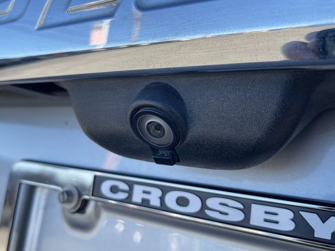 Used 2022 Ford Explorer XLT image 4