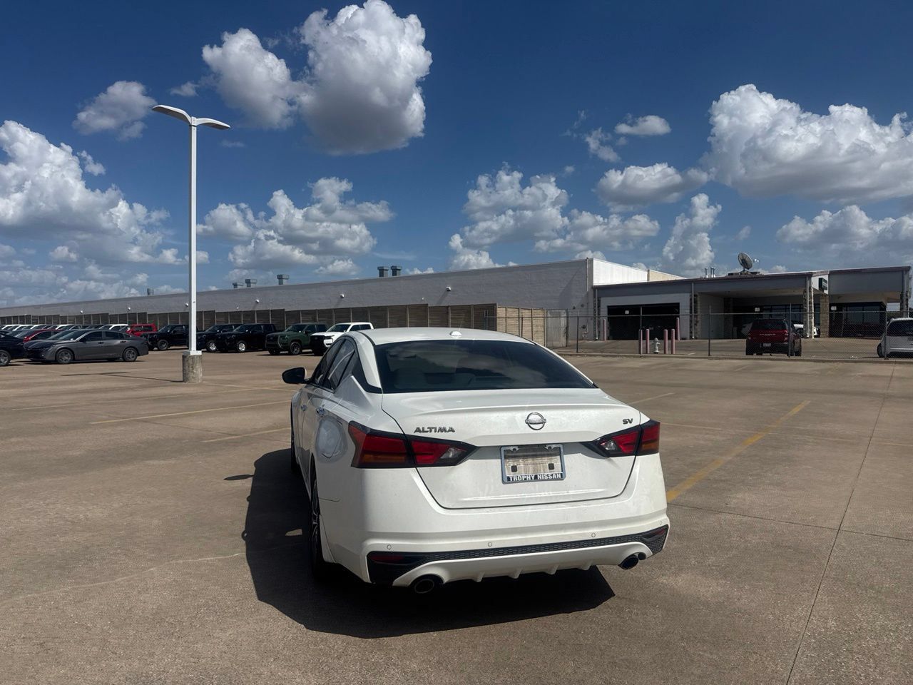 Certified 2024 Nissan Altima 2.5 SV w/ SV Premium Package FWD image 19