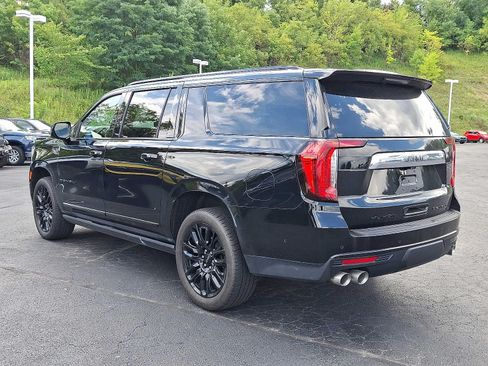 Used 2023 GMC Yukon XL Denali Ultimate AWD/4WD image 5