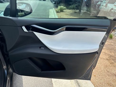 Used 2019 Tesla Model X Long Range AWD/4WD image 36