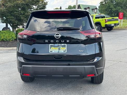 Certified 2024 Nissan Rogue SV FWD image 4