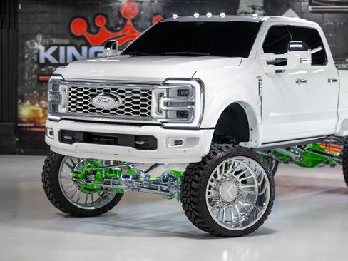 Used 2024 Ford F450 Limited w/ FX4 Off-Road Package AWD/4WD image 5