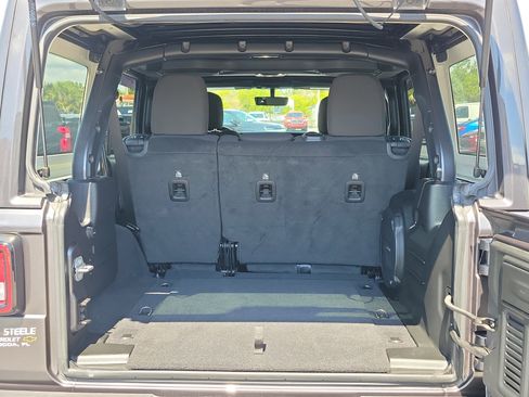 Used 2022 Jeep Wrangler Unlimited Sport w/ Sun And Sound Package AWD/4WD image 9