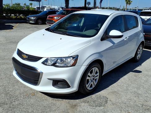 Used 2019 Chevrolet Sonic LT image 3