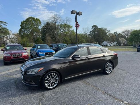 Used 2015 Hyundai Genesis 3.8 w/ Option Group 03 image 2