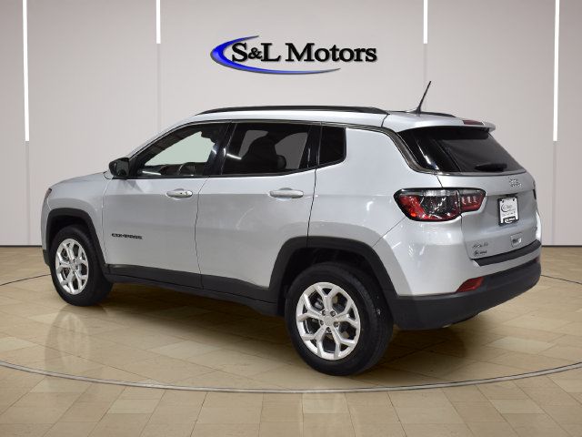Certified 2024 Jeep Compass Latitude AWD/4WD image 5
