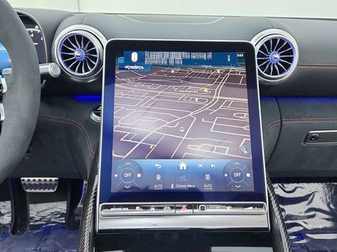 Used 2024 Mercedes-Benz SL 63 AMG 4MATIC image 34