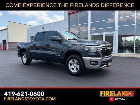Used 2025 RAM 1500 Big Horn AWD/4WD image 1