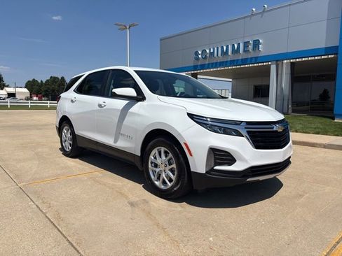 Used 2024 Chevrolet Equinox LT w/ LPO, Floor Liner Package FWD image 3