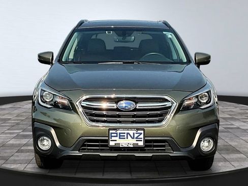 Used 2018 Subaru Outback 2.5i Touring AWD/4WD image 2