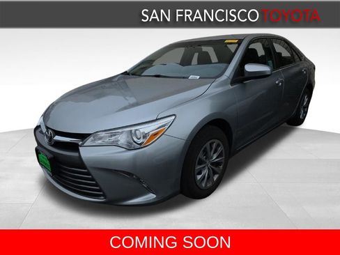 Used 2016 Toyota Camry LE image 1