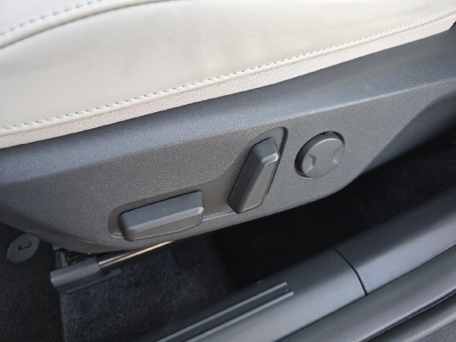 Used 2023 Kia Niro EX Touring FWD image 21