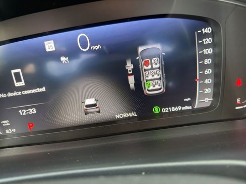 Used 2025 Honda Pilot Black Edition image 3