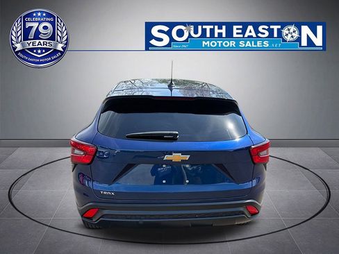 Used 2024 Chevrolet Trax LS FWD image 4